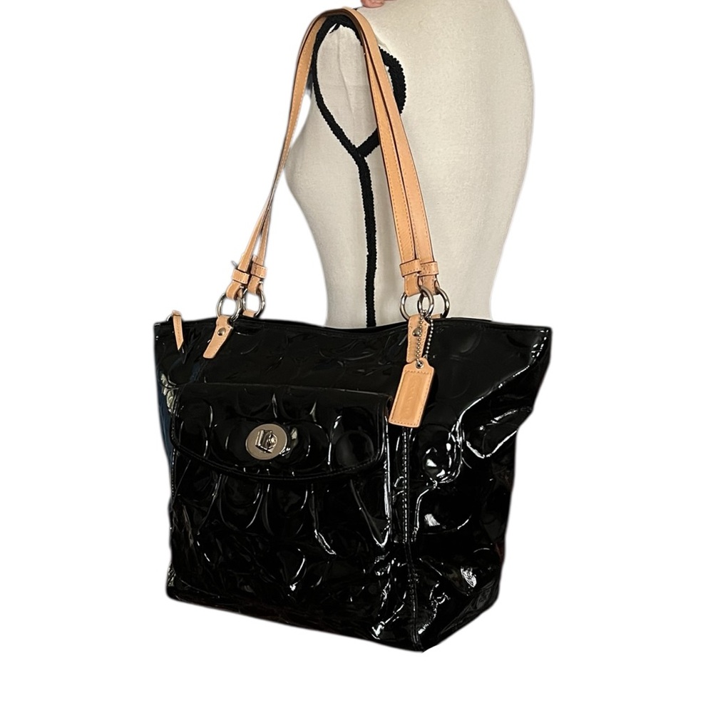***SOLD***Coach Patent Leather Signature Embossed Tote Handbag - Picture 2 of 10